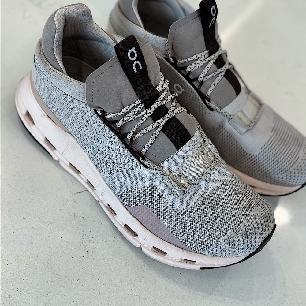 Women’s barely worn 9.5 On Running Cloudnova’s.